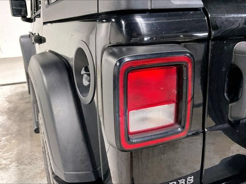Used 2024 Jeep Wrangler Unlimited Sport AWD/4WD image 37