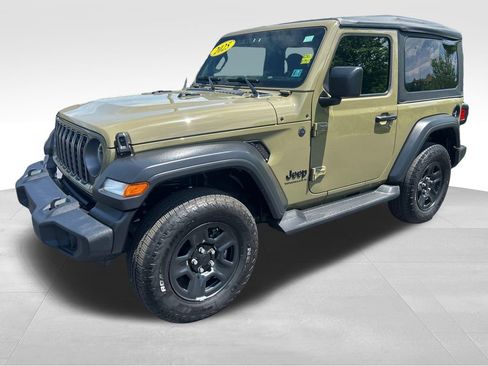 Used 2025 Jeep Wrangler Sport AWD/4WD image 1