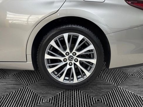 Used 2020 Lexus ES 350 w/ Premium Package image 29