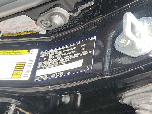 Used 2024 Toyota Highlander XLE AWD/4WD image 27