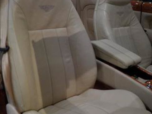 Used 2008 Bentley Azure RWD image 28