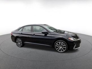 Used 2025 Volkswagen Jetta SE video 2