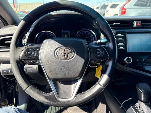Used 2018 Toyota Camry SE image 16