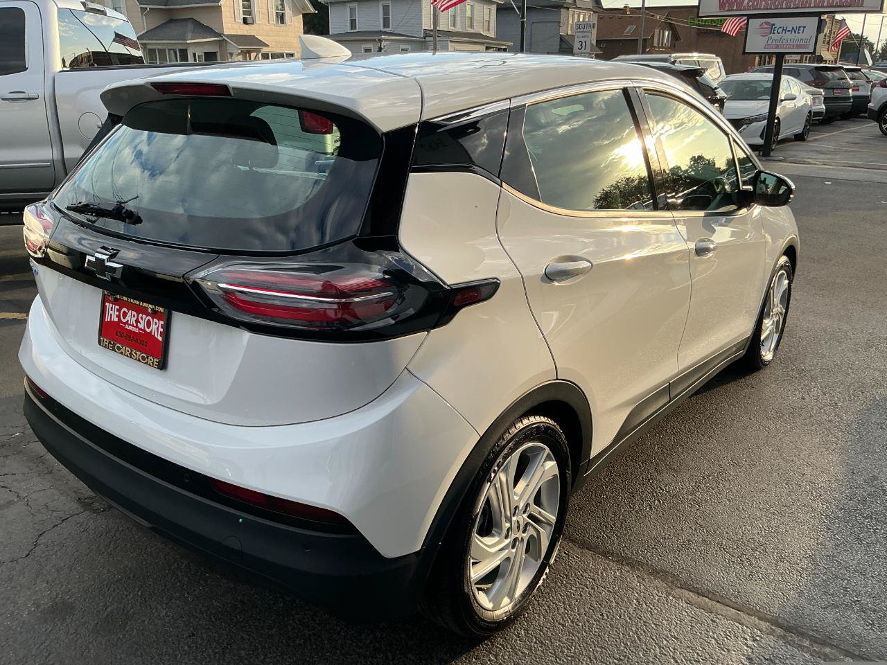 Used 2023 Chevrolet Bolt LT w/ Driver Confidence Package FWD image 4