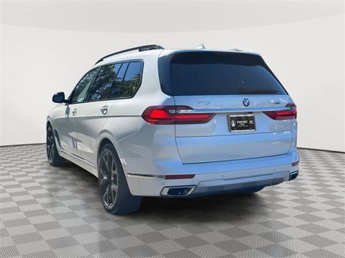 Used 2022 BMW X7 xDrive40i w/ Parking Assistance Package image 6