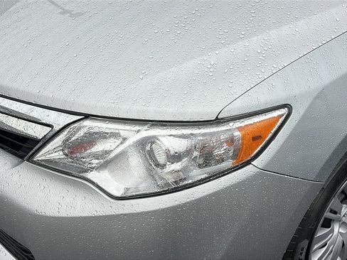 Used 2014 Toyota Camry LE image 7