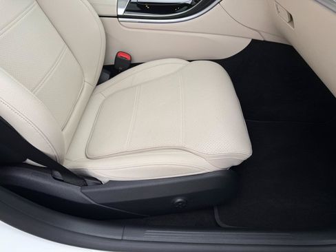 Used 2025 Mercedes-Benz C 300 Sedan w/ Exclusive Trim Package image 13