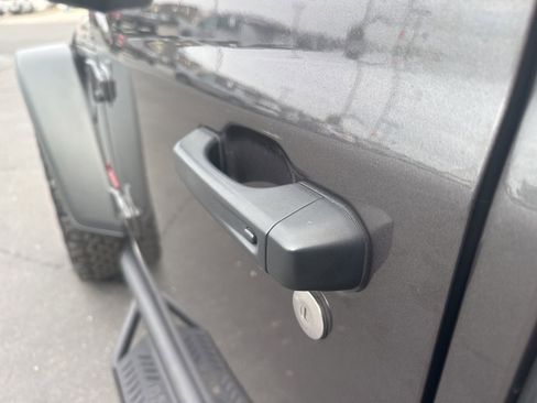 Used 2021 Jeep Wrangler Unlimited Rubicon image 10