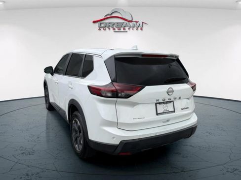 Used 2024 Nissan Rogue SV AWD/4WD image 6