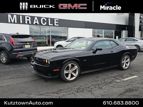Used 2016 Dodge Challenger R/T image 1