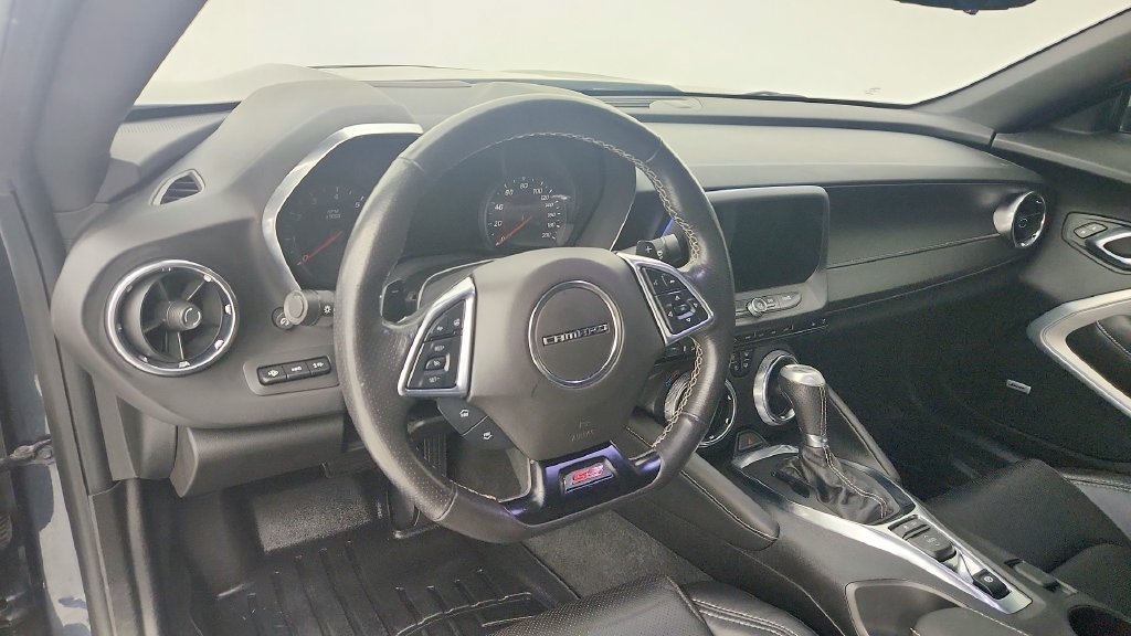 Used 2021 Chevrolet Camaro SS RWD image 13