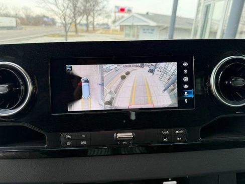 Used 2023 Mercedes-Benz Sprinter 2500 image 19