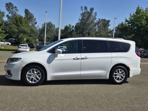 Used 2022 Chrysler Pacifica Touring-L FWD image 19