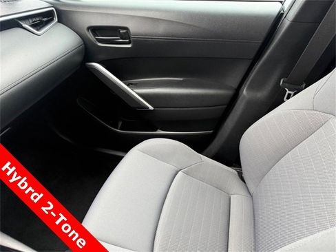 Used 2024 Toyota Corolla Cross SE image 22