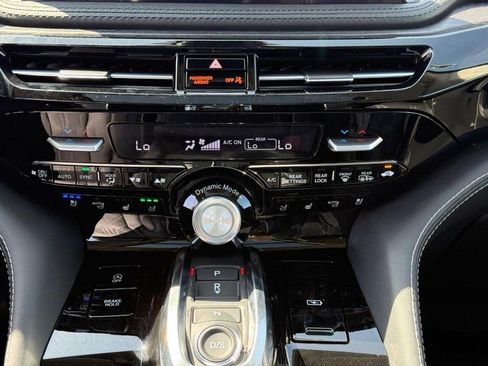 Certified 2025 Acura MDX w/ Advance Package image 9