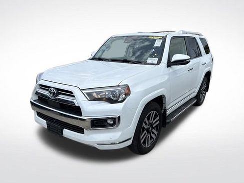 Used 2024 Toyota 4Runner Limited AWD/4WD image 2