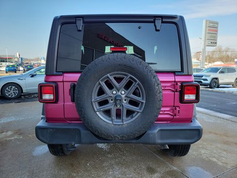 Used 2024 Jeep Wrangler Sport image 22