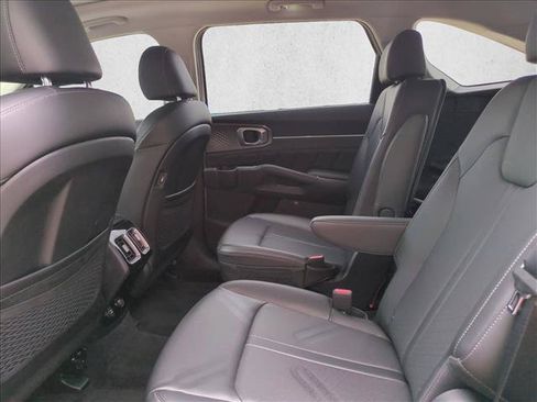 Used 2023 Kia Sorento SX AWD/4WD image 20