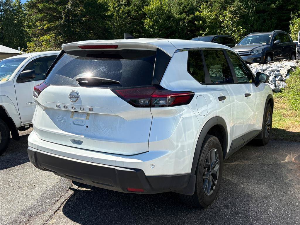 Used 2025 Nissan Rogue S FWD image 6