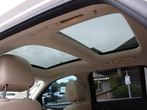 Used 2017 Mercedes-Benz GLC 300 image 21