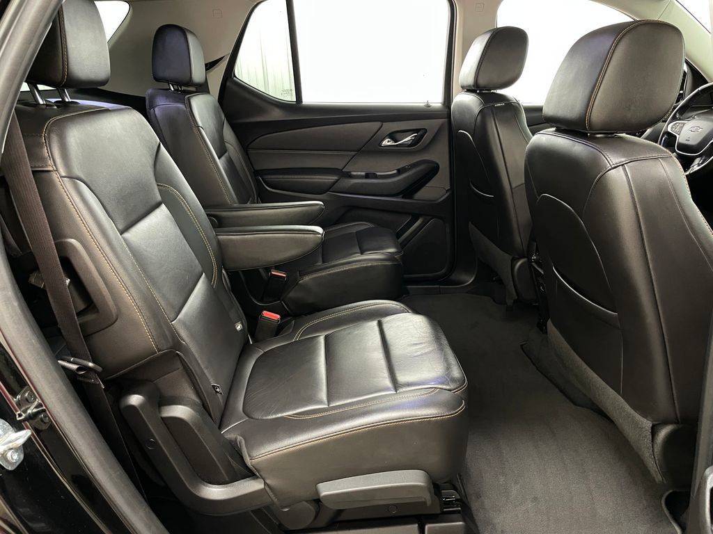 Used 2020 Chevrolet Traverse RS AWD/4WD image 43