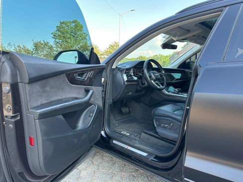 Used 2019 Audi Q8 Prestige w/ Luxury Package AWD/4WD image 12
