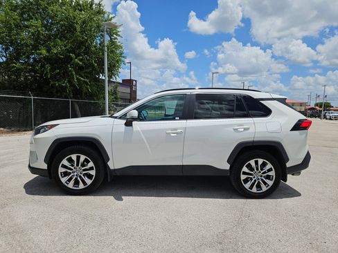 Used 2021 Toyota RAV4 XLE Premium FWD image 6