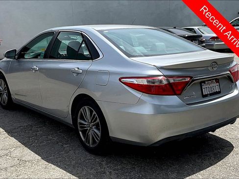 Used 2016 Toyota Camry SE image 6