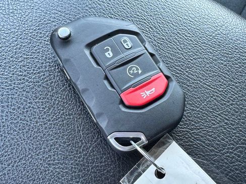 Used 2024 Jeep Wrangler Unlimited Sport AWD/4WD image 32
