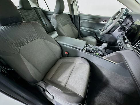 Used 2025 Toyota Camry LE image 31