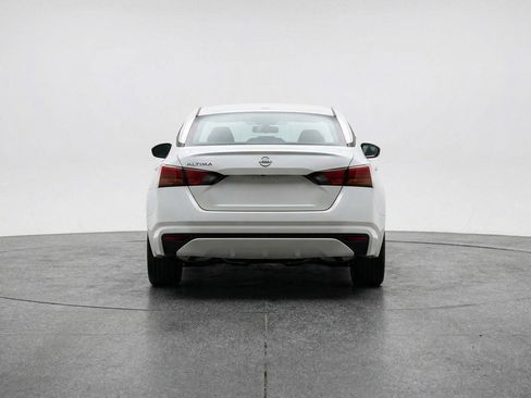 Used 2025 Nissan Altima 2.5 SV image 7