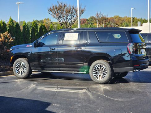 New 2026 Chevrolet Suburban Z71 w/ Comfort Package image 10