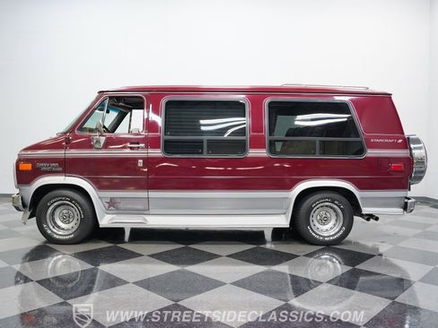 Used 1990 Chevrolet G20 image 2