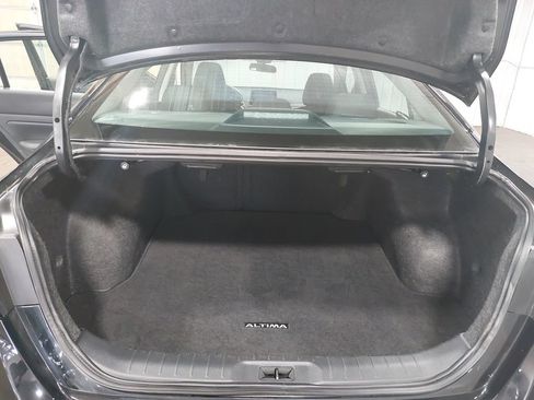 Certified 2025 Nissan Altima 2.5 SV FWD image 12