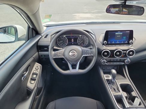 Used 2024 Nissan Sentra SV FWD image 12