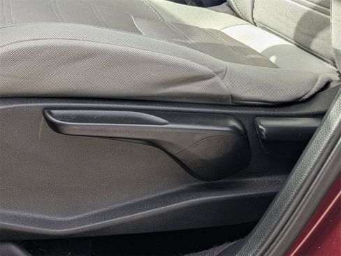 Used 2019 Honda CR-V LX image 18