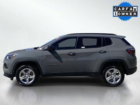 Used 2023 Jeep Compass Latitude image 2