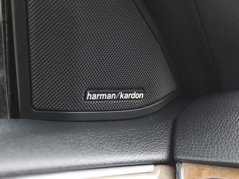 Used 2016 Mercedes-Benz E 350 4MATIC Sedan image 32