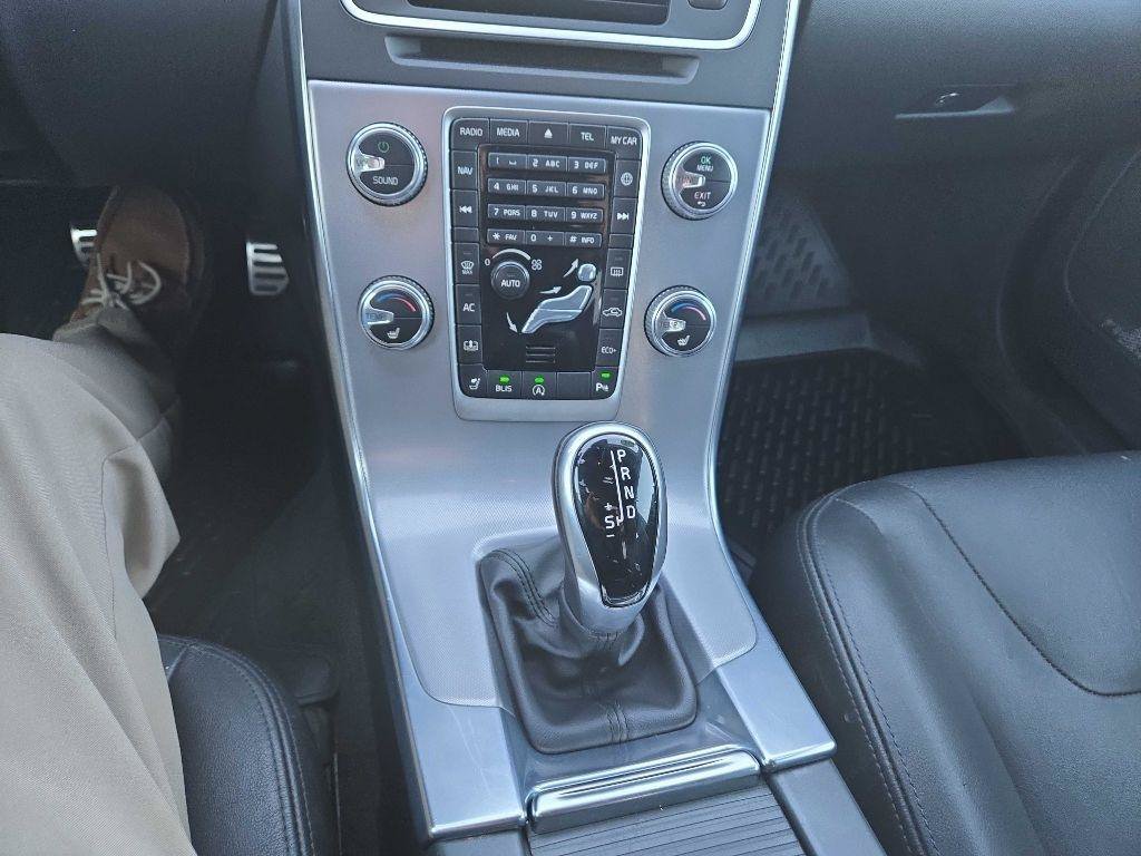 Used 2017 Volvo S60 T5 Inscription FWD image 23