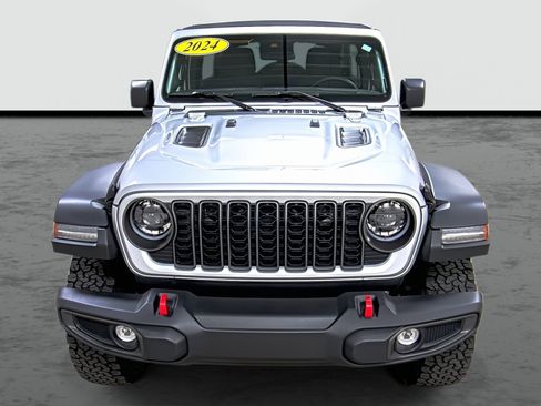 Used 2024 Jeep Wrangler Unlimited Rubicon AWD/4WD image 6