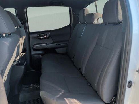 Used 2018 Toyota Tacoma 4x4 Double Cab image 38