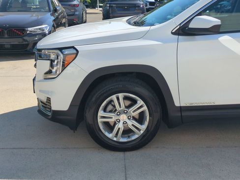 Used 2024 GMC Terrain SLE FWD image 11