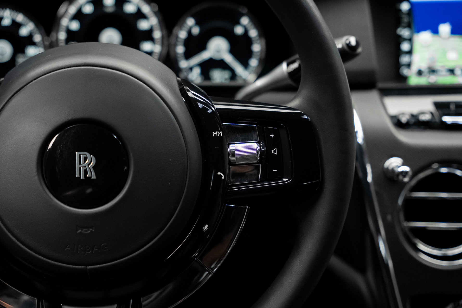 Used 2022 Rolls-Royce Cullinan w/ Technology Package AWD/4WD image 46