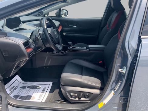 Used 2024 Toyota Prius Prime Premium FWD image 8