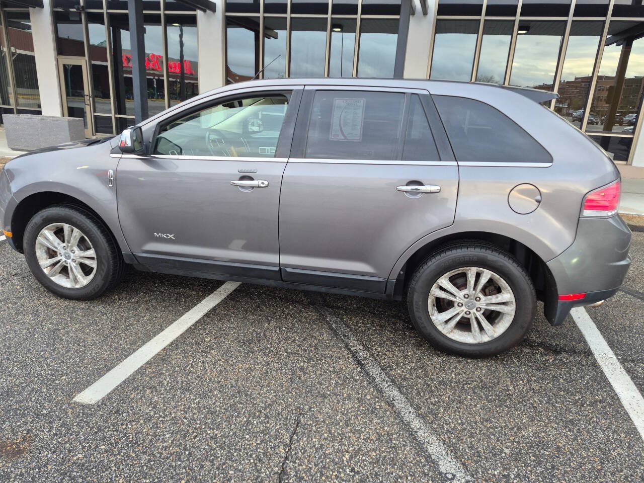 Used 2010 Lincoln MKX AWD image 5