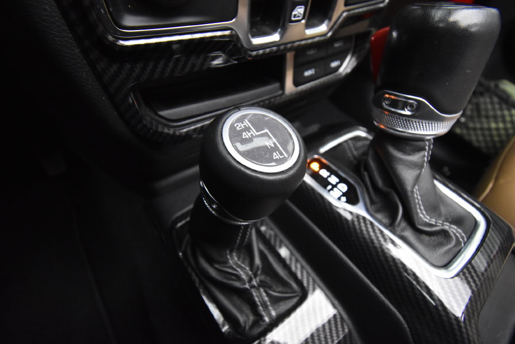 Used 2022 Jeep Wrangler Unlimited Sahara w/ LED Lighting Group AWD/4WD image 34