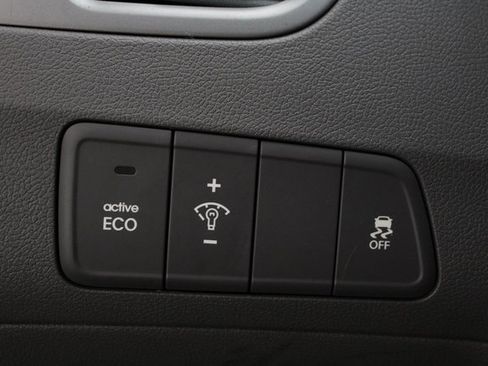 Used 2014 Hyundai Elantra SE image 17