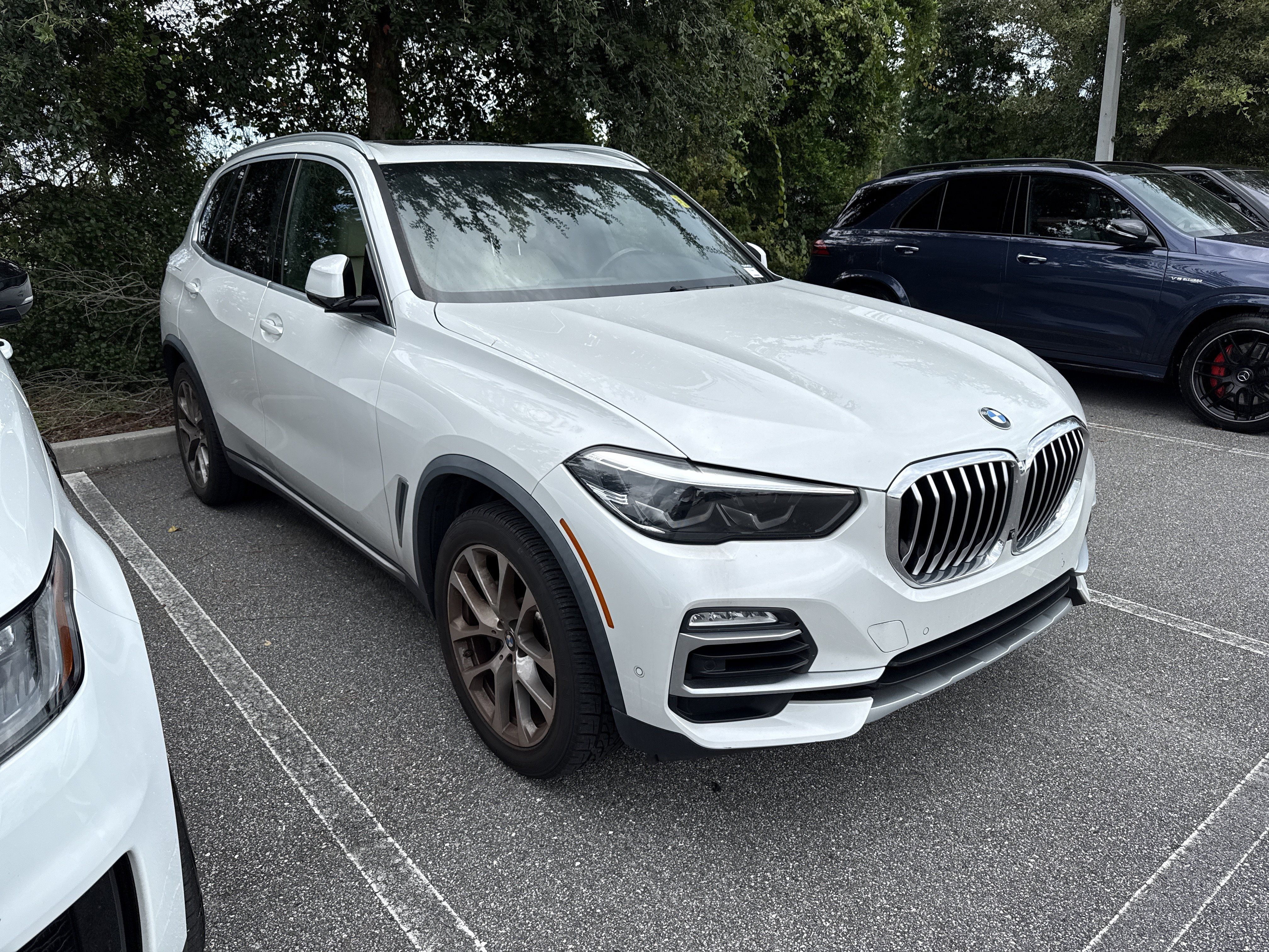 Used 2021 BMW X5 xDrive40i w/ Convenience Package AWD/4WD image 2