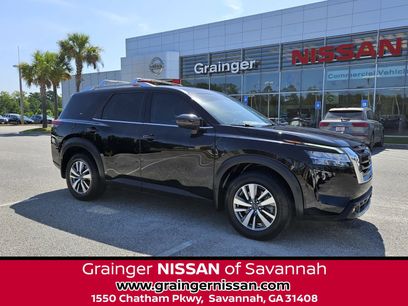 Used 2023 Nissan Pathfinder SL