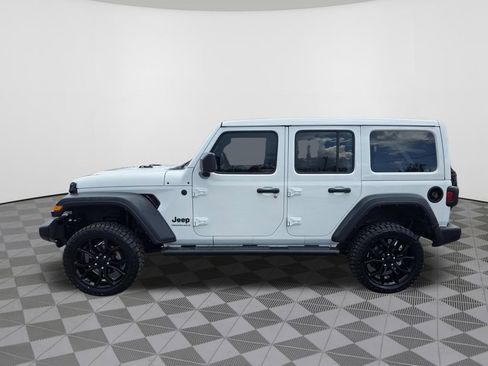 Used 2024 Jeep Wrangler Unlimited Sport AWD/4WD image 12